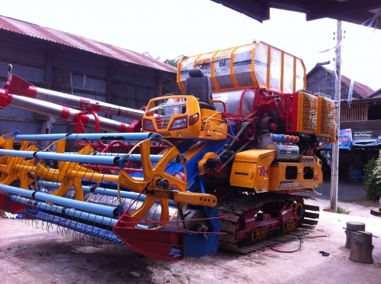 ขายรถเกี่ยวข้าวศักดิ์พัฒนา สภาพ 80\%