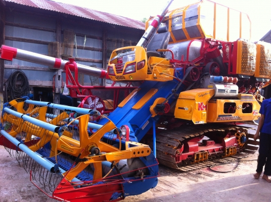 ขายรถเกี่ยวข้าวศักดิ์พัฒนา สภาพ 80\%