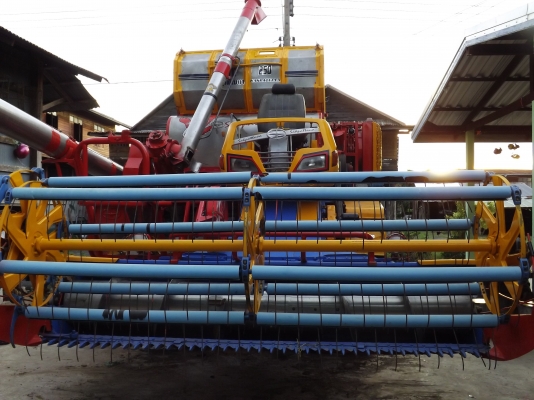 ขายรถเกี่ยวข้าวศักดิ์พัฒนา สภาพ 80\%