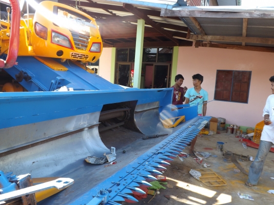 ขายรถเกี่ยวข้าวศักดิ์พัฒนา สภาพ 80\%