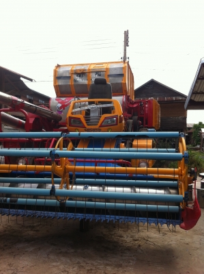 ขายรถเกี่ยวข้าวศักดิ์พัฒนา สภาพ 80\%