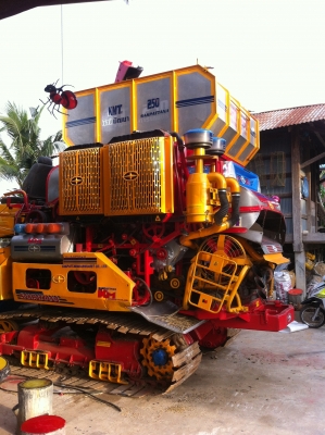 ขายรถเกี่ยวข้าวศักดิ์พัฒนา สภาพ 80\%