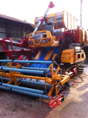 ขายรถเกี่ยวข้าวศักดิ์พัฒนา สภาพ 80\%