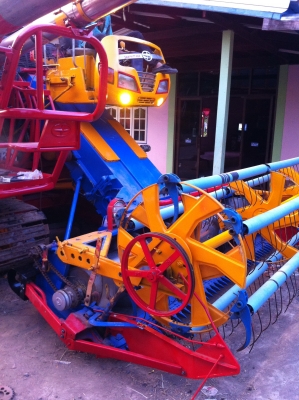 ขายรถเกี่ยวข้าวศักดิ์พัฒนา สภาพ 80\%