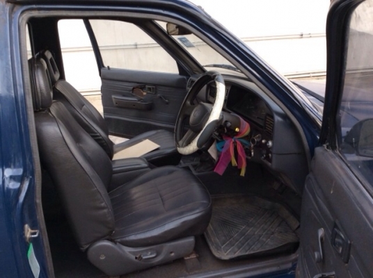 ขายรถกระบะ ไมตี้ เอ็กซ์แคป ปี 94 เครื่องเดิม 2L เกียร์ธรรมดา ภายในเบาะหนัง แอร์มี คัสซีดี ไม่มีผุ ตัวถังเดิม สีเต็ม มีริ้วรอยใช้งานบ้าง ฝาท้ายบุปบ้าง ห้องเครื่องเดิม คานหน้าเดิม เลขชัดเจน รถขับดีครับ ภาษีไม่ขาดต่อ ขายถูกครับ