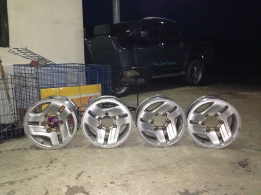 แม็ก ขอบ15 โตโยต้า ไทเกอร์