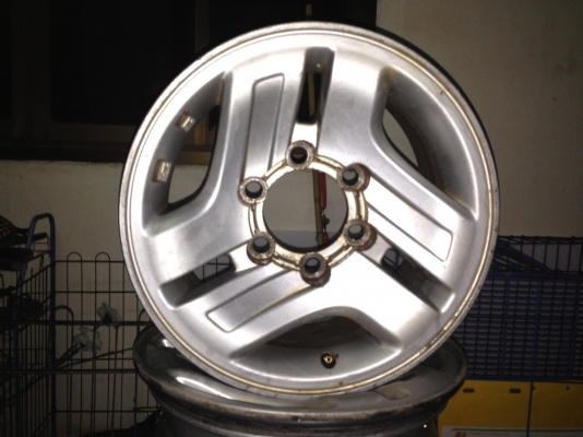 แม็ก ขอบ15 โตโยต้า ไทเกอร์