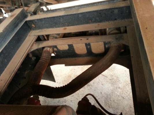 รถฮีโน่ 6 ล้อดั้ม 175 แรงม้า ปี 53  ( รถวิ่ง 68,xxx กม. )  สนใจติดต่อ 081 - 6079515