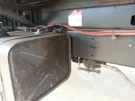 รถฮีโน่ 6 ล้อดั้ม 175 แรงม้า ปี 53  ( รถวิ่ง 68,xxx กม. )  สนใจติดต่อ 081 - 6079515