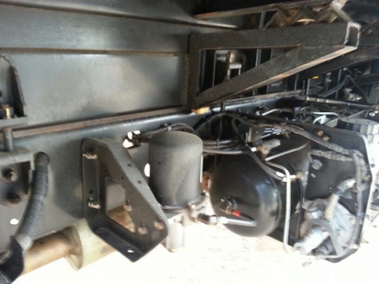 รถฮีโน่ 6 ล้อดั้ม 175 แรงม้า ปี 53  ( รถวิ่ง 68,xxx กม. )  สนใจติดต่อ 081 - 6079515