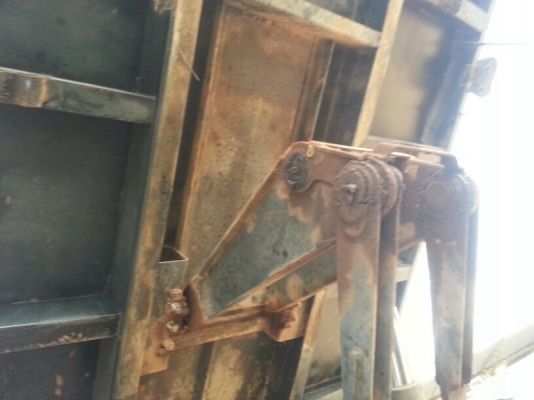 รถฮีโน่ 6 ล้อดั้ม 175 แรงม้า ปี 53  ( รถวิ่ง 68,xxx กม. )  สนใจติดต่อ 081 - 6079515