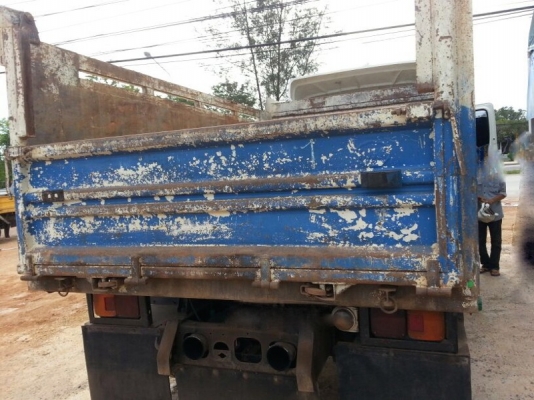 รถฮีโน่ 6 ล้อดั้ม 175 แรงม้า ปี 53  ( รถวิ่ง 68,xxx กม. )  สนใจติดต่อ 081 - 6079515