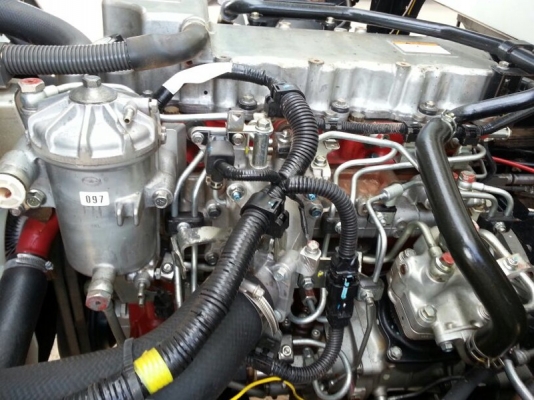 รถฮีโน่ 6 ล้อดั้ม 175 แรงม้า ปี 53  ( รถวิ่ง 68,xxx กม. )  สนใจติดต่อ 081 - 6079515