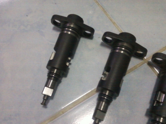 ขายลูกปั้มเดกก้า 6 ตัว 4000 บาท