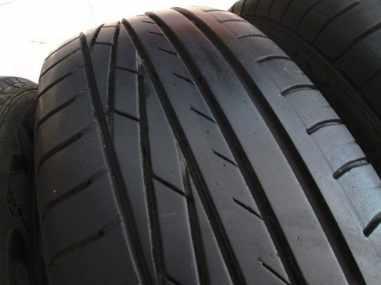 ยาง goodyear  195/65/15  ดอกหนาๆนุ่มๆ