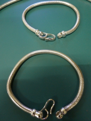 สร้อยข้อมีอโบราณ