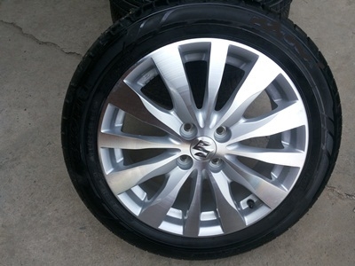 ขายล้อแม็กSUZUKI Swift ( หน้าเงา)พร้อมยางปี 12 1 ชุด ขายล้อแม็กSUZUKI Swift ( หน้าเงา)พร้อมยางปี 12 1 ชุด