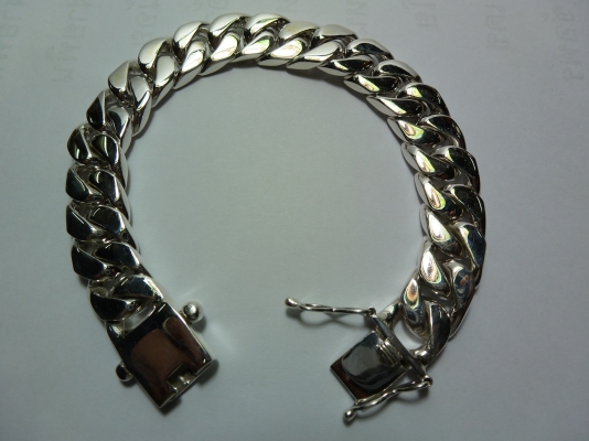 เลสข้อมือเงินตันๆหนาๆ