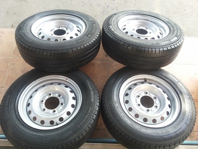 ขายล้อกะทะขอบ15 6 รู พร้อมยาง 1 ชุด