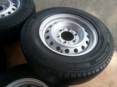 ขายล้อกะทะขอบ15 6 รู พร้อมยาง 1 ชุด