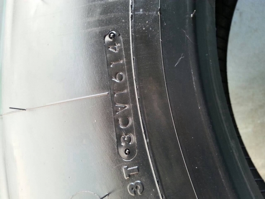 ขายยาง bridgestone 11r 22.5