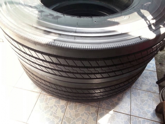 ขายยาง bridgestone 11r 22.5