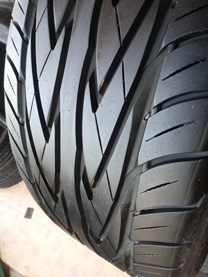 ขายยาง245/35/19 ปี 3411 TOYO PROXES4 1 คู่