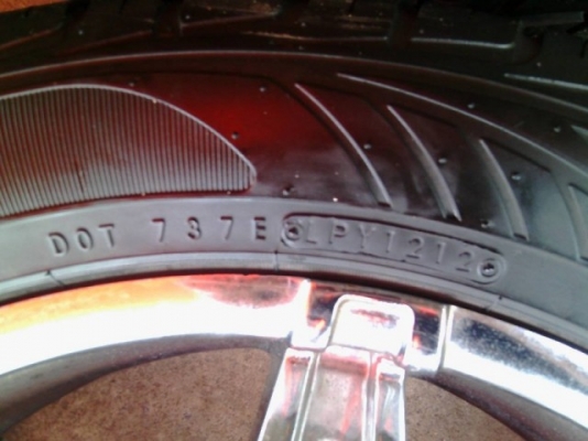 ล้อขอบ 20 พร้อมยาง TOYO Japan 255/50R20 ปี12