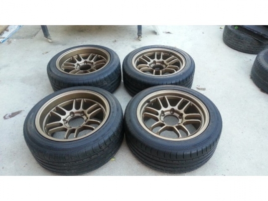 ล้อแม็ค 17 กว้าง 8.5 หลัง9.5 ใส่ 6รู ล้อล้นๆเลยครับ ยาง 245/45R17
