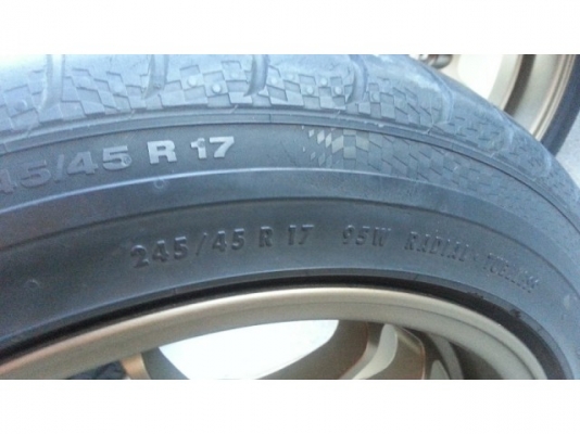ล้อแม็ค 17 กว้าง 8.5 หลัง9.5 ใส่ 6รู ล้อล้นๆเลยครับ ยาง 245/45R17