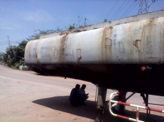 ขายตามสภาพรถใช้งานอยู่ถังบรรุน้ำมัน 3 เพลา ลดราคาเหลือ250,000 ขายตามสภาพรถใช้งานอยู่ถังบรรุน้ำมัน 3 เพลา ลดราคาเหลือ250,000