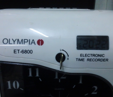 เครื่องตอกบัตร OLYMPIA ET-6800 สภาพดีมาก ขายถูก เครื่องตอกบัตร OLYMPIA ET-6800 สภาพดีมาก ขายถูก