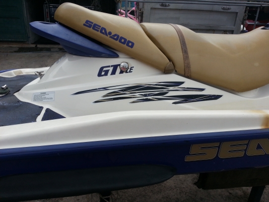 ขายด่วนเจ็ตสกี สีขาว ปี 2002