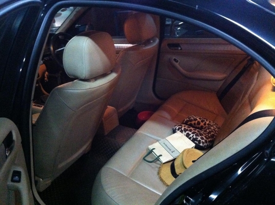 ขาย BMW E46 ปี2004 top 318i ค่ะ