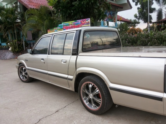 mazda b2500  รถบ้านพร้อมใช้ 4ประตู หรู แรง ประหยัด