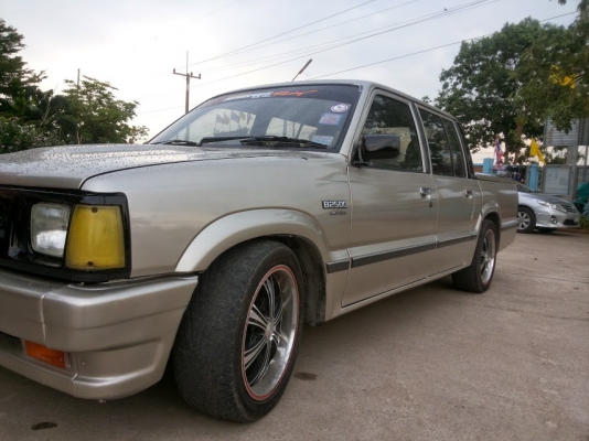 mazda b2500  รถบ้านพร้อมใช้ 4ประตู หรู แรง ประหยัด