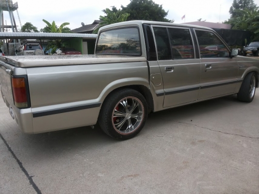 mazda b2500  รถบ้านพร้อมใช้ 4ประตู หรู แรง ประหยัด