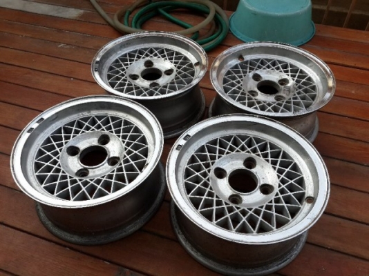 ขายแม็กลายรังผึ้ง ขอบ13 4รู114 ไม่คด ไม่ดุ้ง ไม่มีแตก ถูกๆ ขายแม็กลายรังผึ้ง ขอบ13 4รู114 ไม่คด ไม่ดุ้ง ไม่มีแตก ถูกๆ