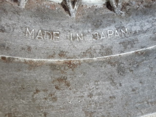 ขายแม็กลายรังผึ้ง ขอบ13 4รู114 ไม่คด ไม่ดุ้ง ไม่มีแตก ถูกๆ ขายแม็กลายรังผึ้ง ขอบ13 4รู114 ไม่คด ไม่ดุ้ง ไม่มีแตก ถูกๆ