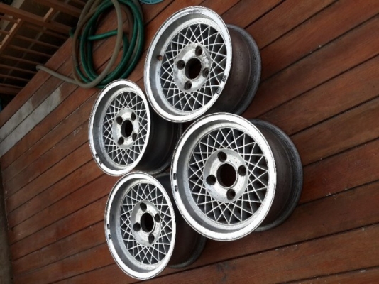 ขายแม็กลายรังผึ้ง ขอบ13 4รู114 ไม่คด ไม่ดุ้ง ไม่มีแตก ถูกๆ