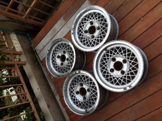 ขายแม็กลายรังผึ้ง ขอบ13 4รู114 ไม่คด ไม่ดุ้ง ไม่มีแตก ถูกๆ ขายแม็กลายรังผึ้ง ขอบ13 4รู114 ไม่คด ไม่ดุ้ง ไม่มีแตก ถูกๆ