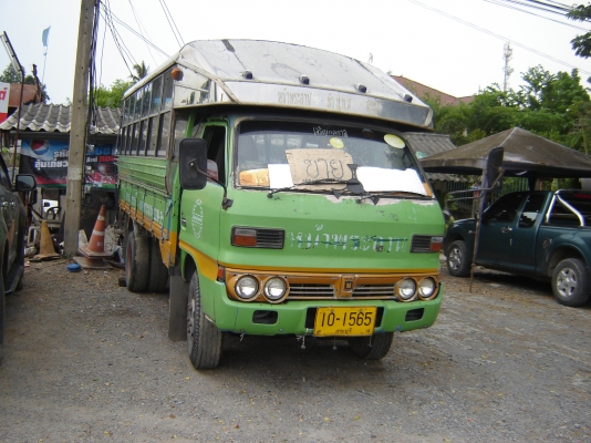 ลดราคาแล้วขายรถหกล้อ Isuzu   85 แรงม้า ราคา 135000 บาท โทร. 0892406621