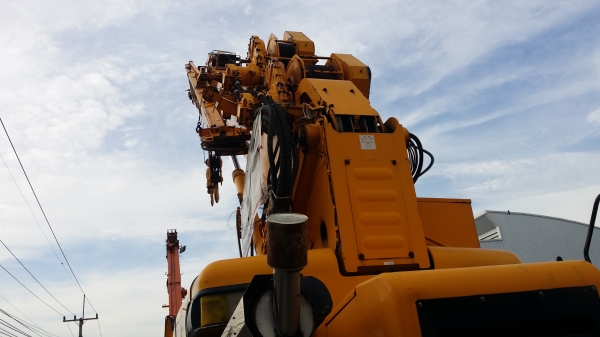 ขายรถเครน KOBELCO 16 ตัน RK160-2 ปี 1995 นำเข้าจากญี่ปุ่นสภาพดีพร้อมใช้งาน  พร้อมทะเบียน