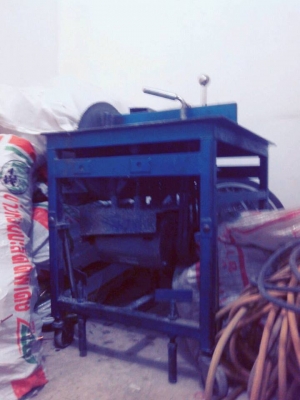 ขายเเท่นตัด 10 นิ้ว สันติจงเจริญการช่าง มือสอง สภาพสวย พร้อมใบ 10 นิ้ว