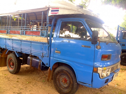 ขายรถ อีซูซุ TL85 สี่ล้อเล็ก รถสวยๆเดิม มีหลังคาพร้อมใช้เลย ครับ