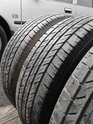 205/70R15  MICHELIN vaplix  สวย เสมอ ดอกยางหนาเท่ากัน 4 เส้น TEL.081-427-3941