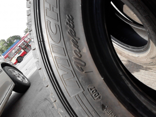 205/70R15  MICHELIN vaplix  สวย เสมอ ดอกยางหนาเท่ากัน 4 เส้น TEL.081-427-3941