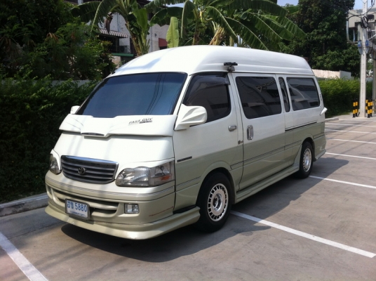 ขายรถตู้ SUPER CUSTOM 03 ดีเซล แต่งVIP สภาพพร้อมใช้