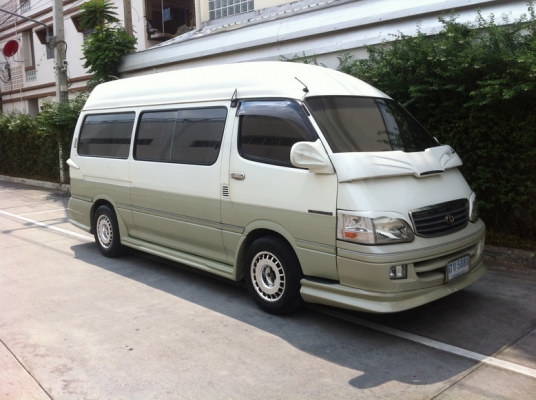 ขายรถตู้ SUPER CUSTOM 03 ดีเซล แต่งVIP สภาพพร้อมใช้