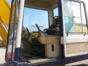 รถขุด Komatsu PC150NHD-5K  นำเข้าเองจากอิตาลีค่ะ สนใจโทร. 080-6565422 (หนิง)